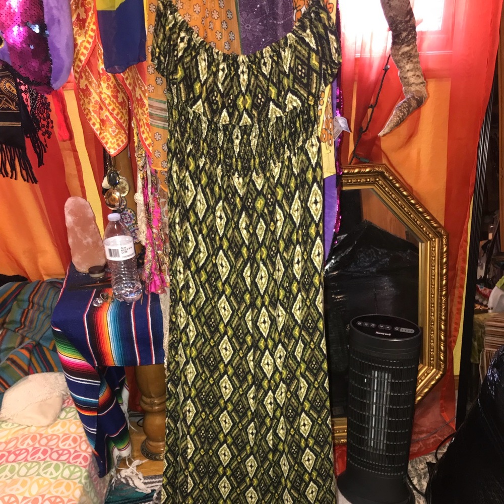 Frilled strapless dress